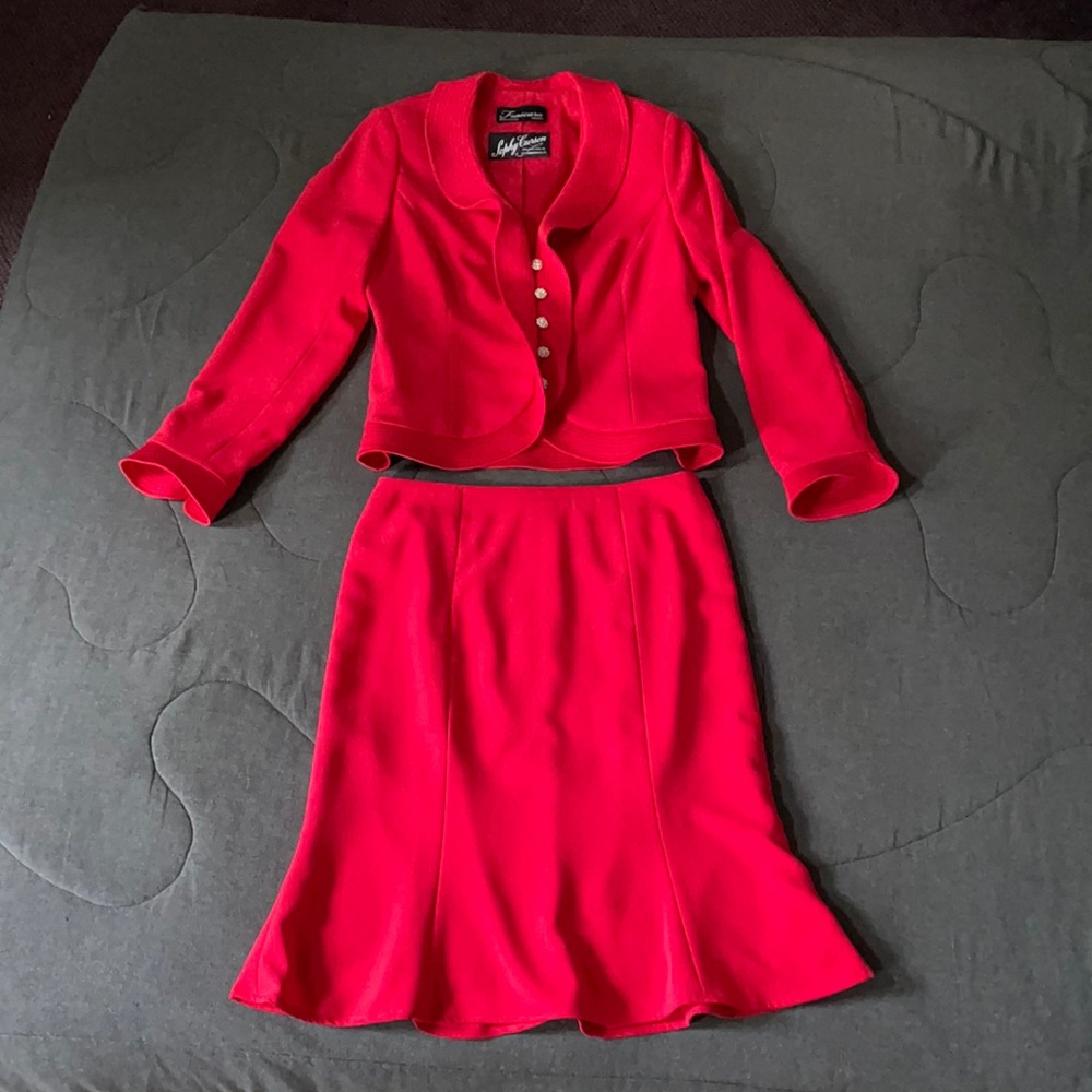 Designer Frascara Scarlet Sz 6 Skirt Suit